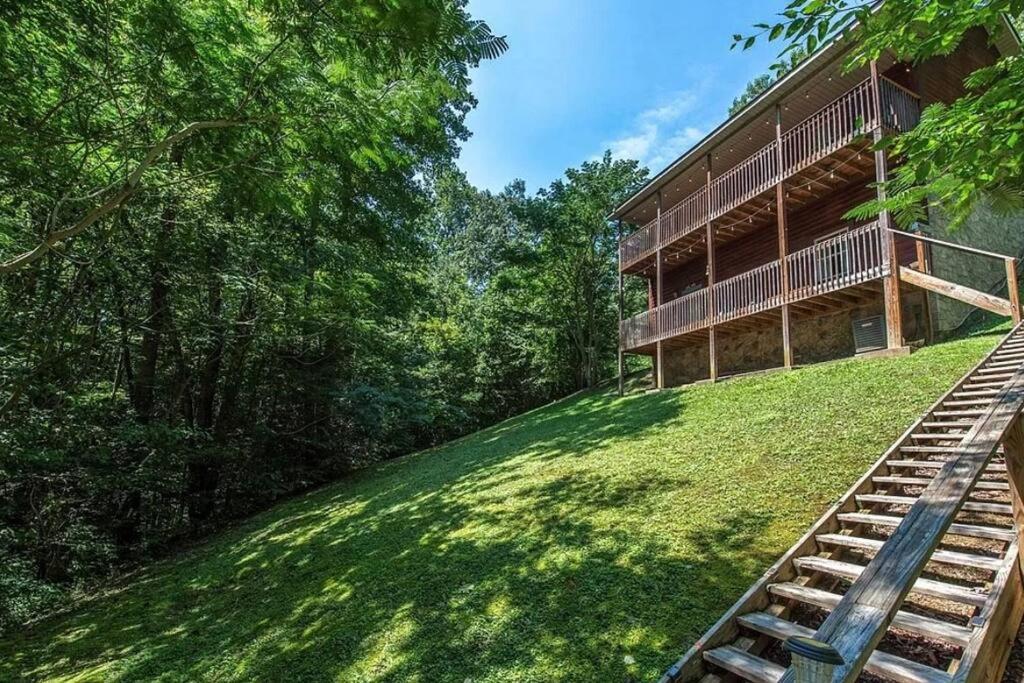 Smokey Mountain Retreat, Hot Tub, Game Room, Sleeps 8! Gatlinburg Εξωτερικό φωτογραφία