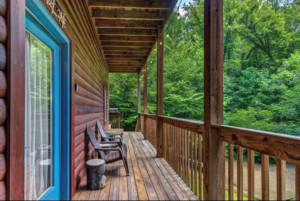 Smokey Mountain Retreat, Hot Tub, Game Room, Sleeps 8! Gatlinburg Εξωτερικό φωτογραφία