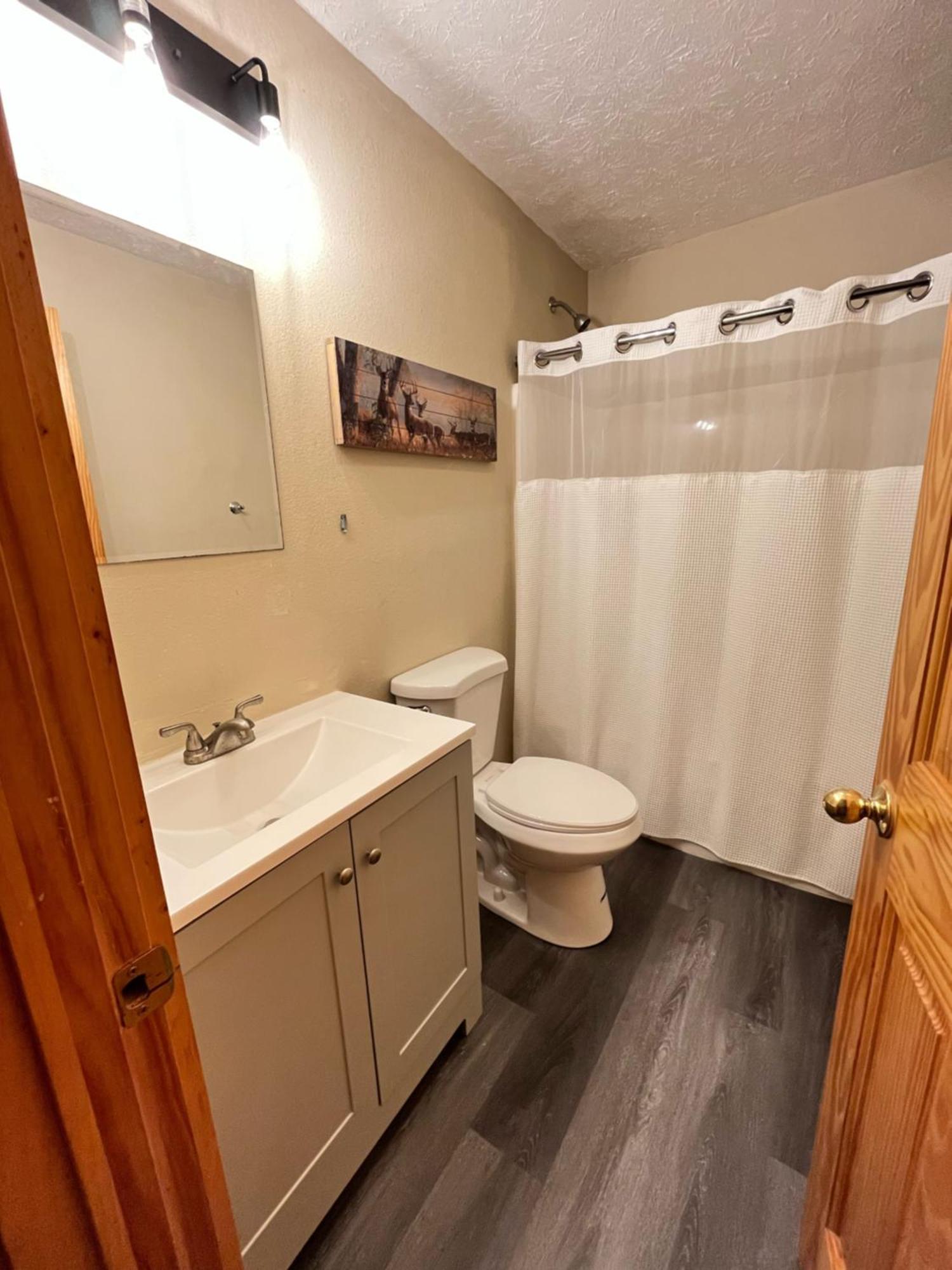 Smokey Mountain Retreat, Hot Tub, Game Room, Sleeps 8! Gatlinburg Εξωτερικό φωτογραφία