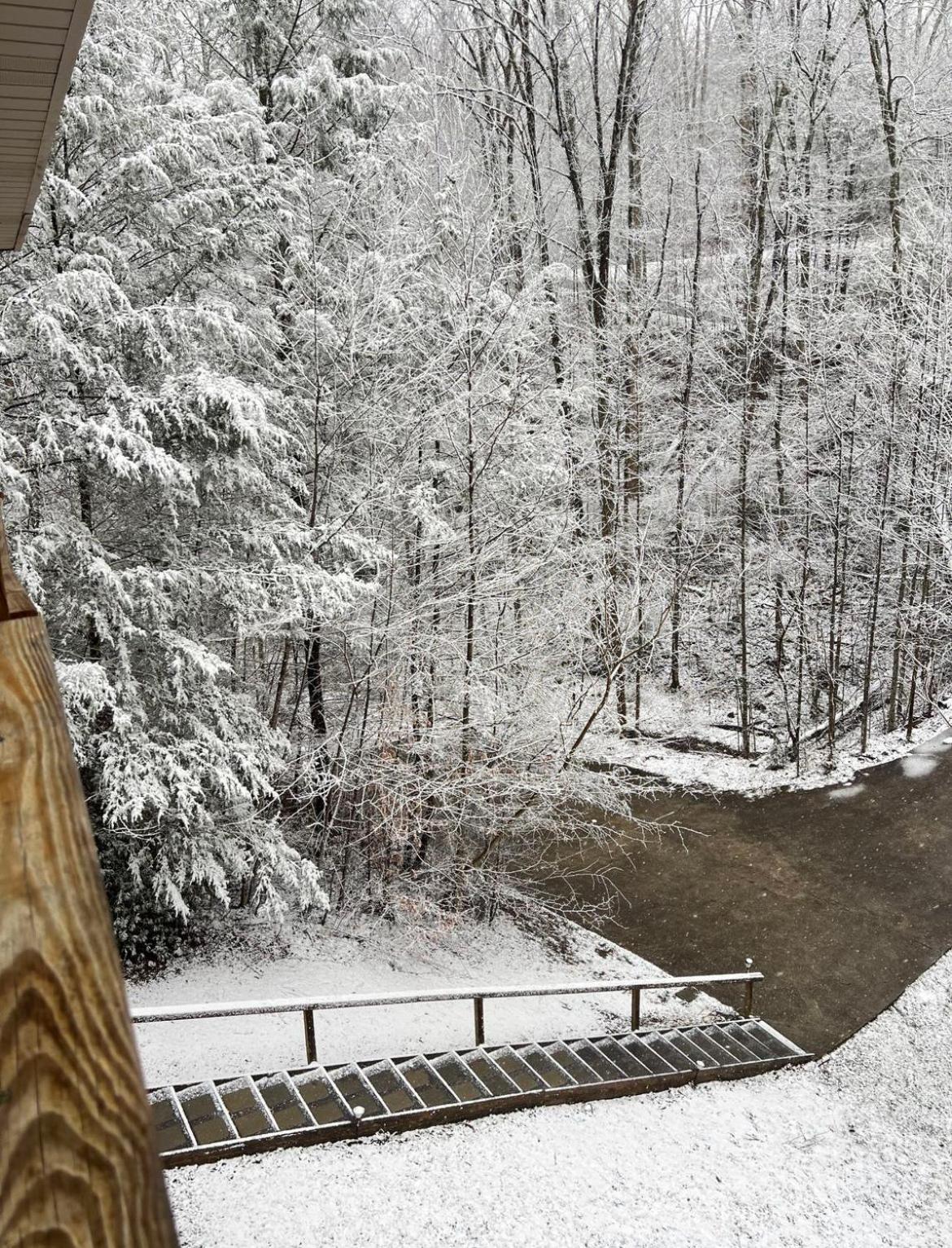 Smokey Mountain Retreat, Hot Tub, Game Room, Sleeps 8! Gatlinburg Εξωτερικό φωτογραφία